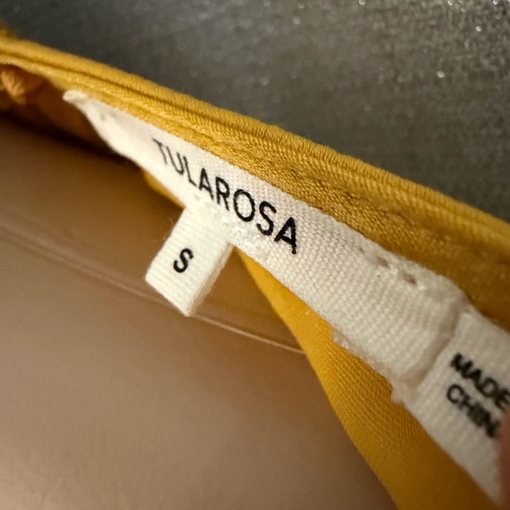 TULAROSA SUNSET YELLOW SATIN JUMPSUIT SIZE SMALL NEW WITH THE TAGS - Picture 7 of 8
